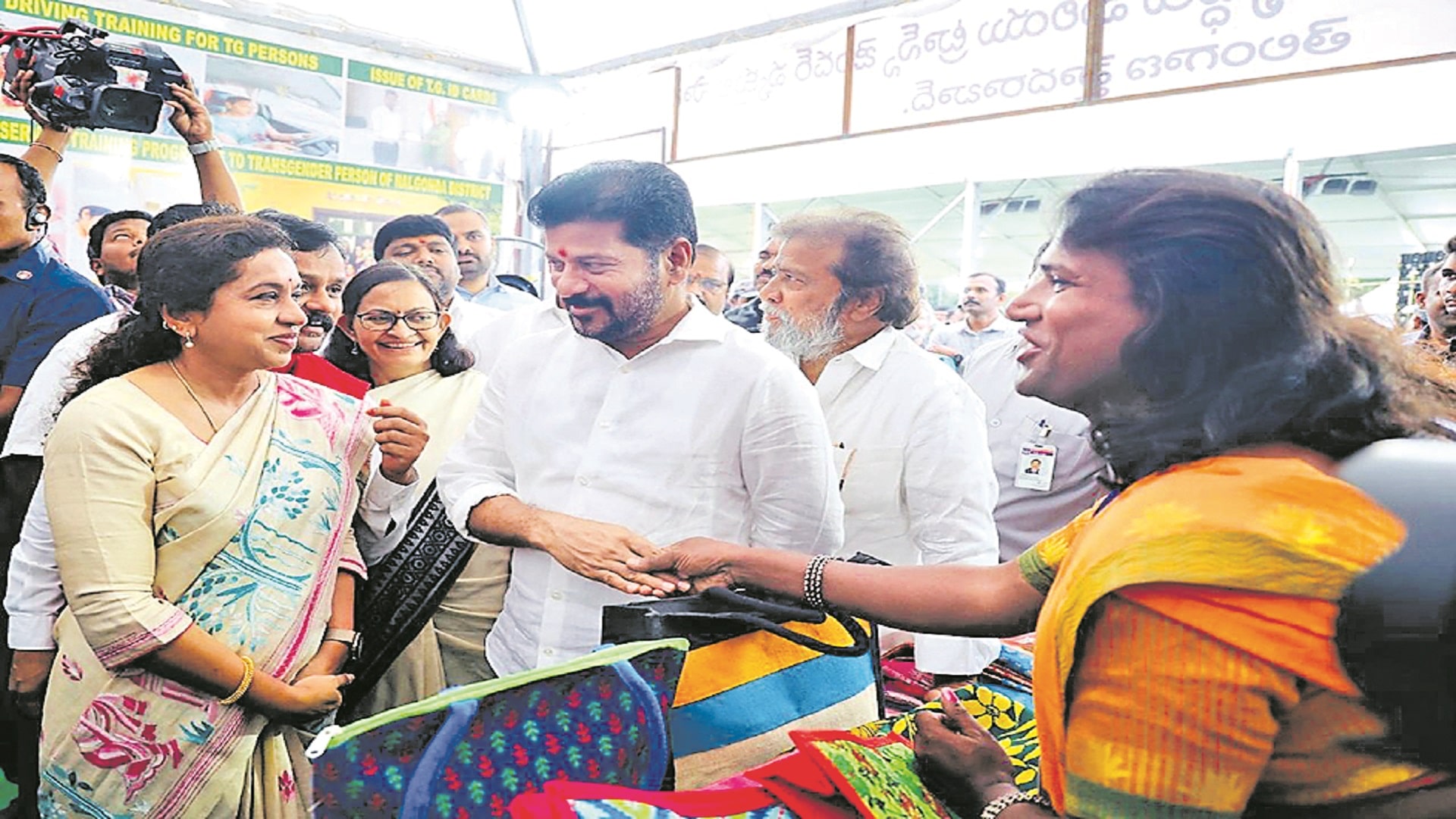 ట్రాన్స్‌జెండర్లకు మైత్రి క్లినిక్‌లు