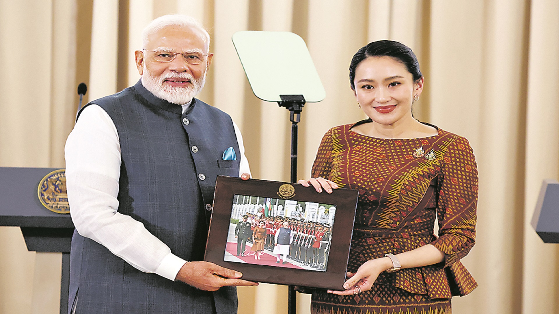 పీటోంగ్టార్న్‌ షినవాత్ర్‌తో మోదీ భేటీ