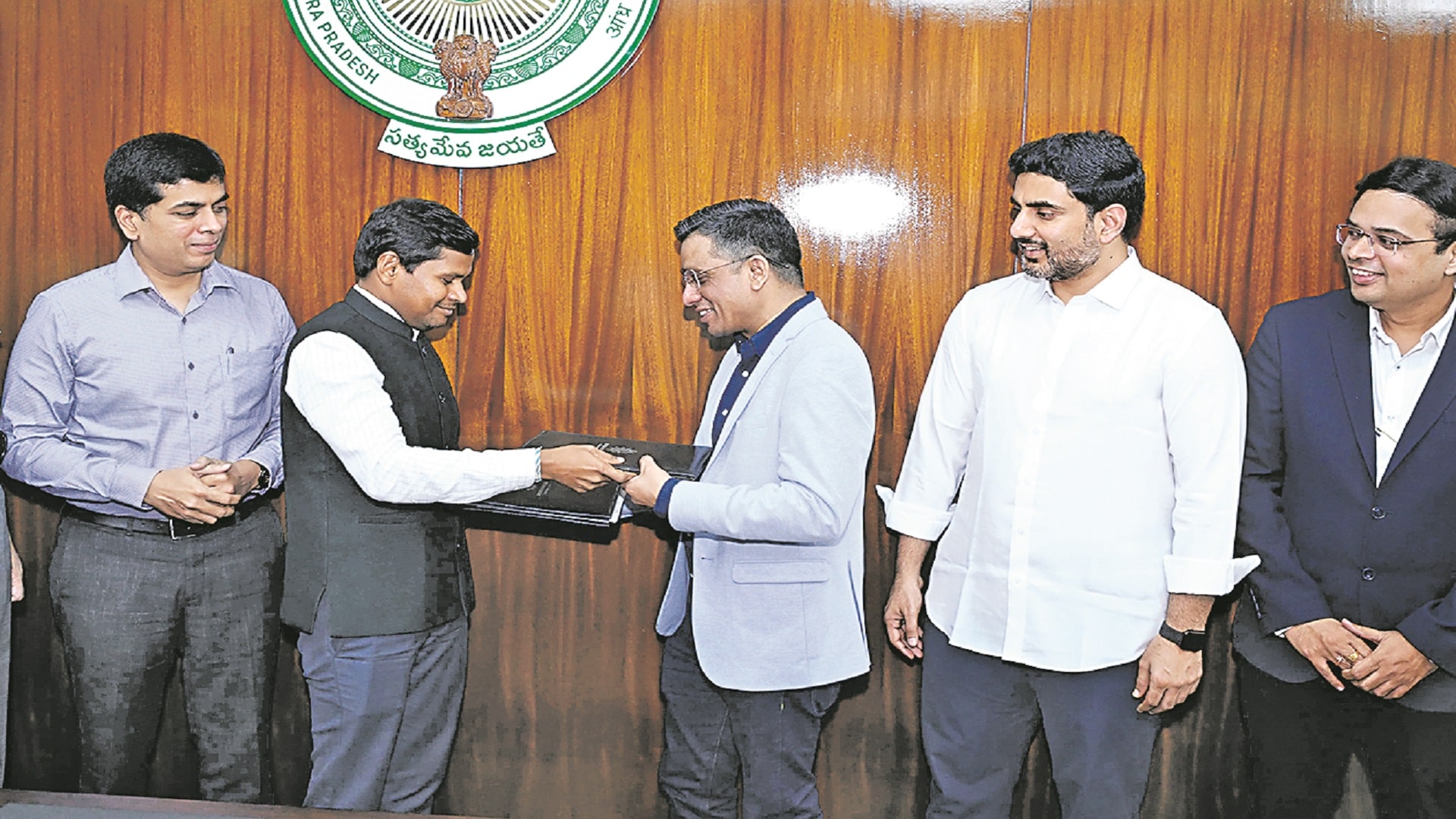 మైక్రోసాఫ్ట్‌తో ఏపీ ప్రభుత్వం కీలక ఒప్పందం